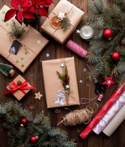 221223_holiday_gifts