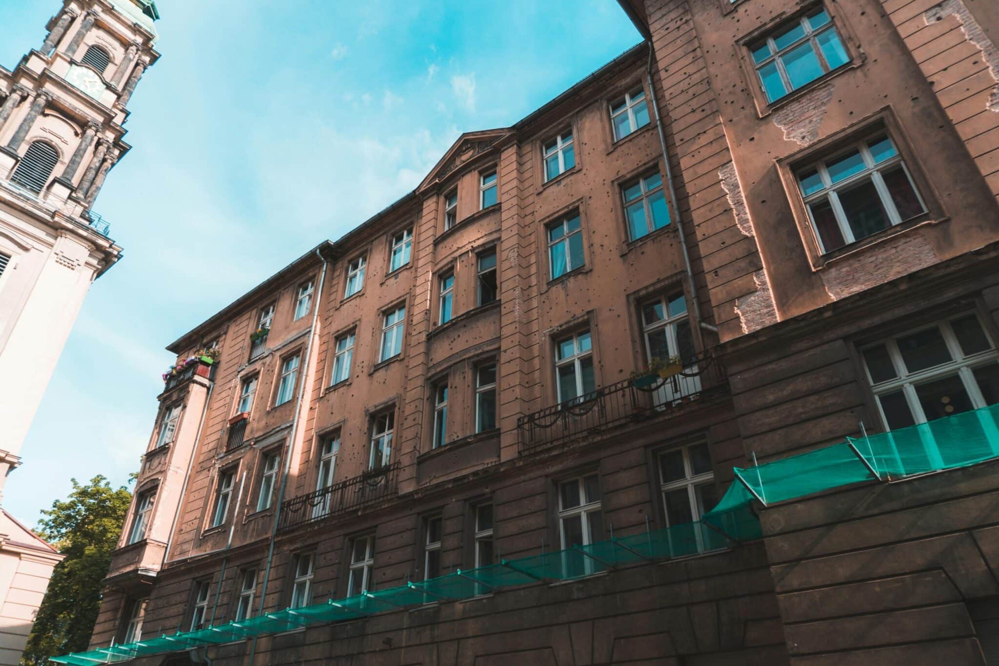 pexels-postiglioni-2375220