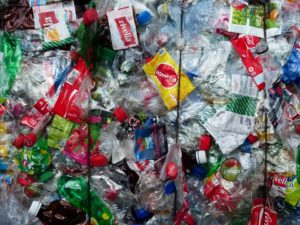 plastic-bottles-115074_960_720